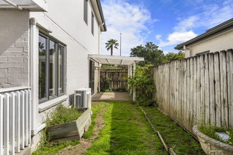 Photo of property in 24 Sheddings Lane, East Tamaki, Auckland, 2016