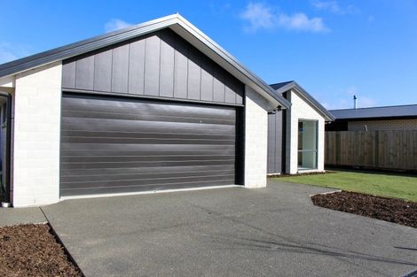 Photo of property in 5 Arrowsmith Drive, Clover Park, Auckland, 2019