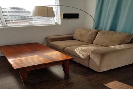 Photo of property in 1/40 Aberdeen Road, Campbells Bay, Auckland, 0620