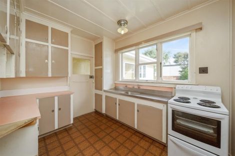 Photo of property in 47 Burns Street, Hawera, 4610