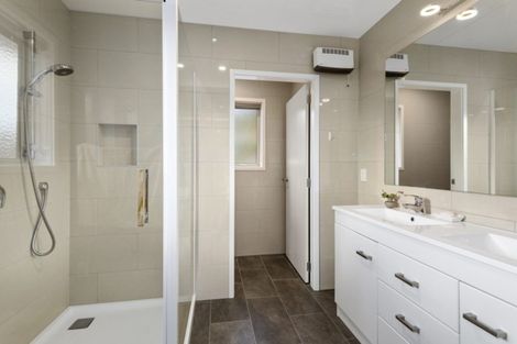 Photo of property in 103 Stratton Street, Normandale, Lower Hutt, 5010