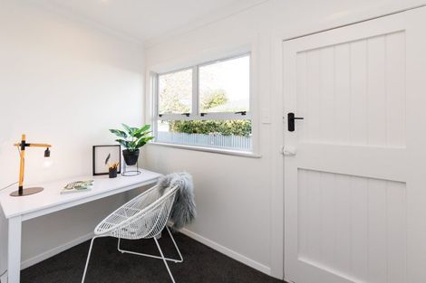 Photo of property in 6 Cremorne Avenue, Hokowhitu, Palmerston North, 4410