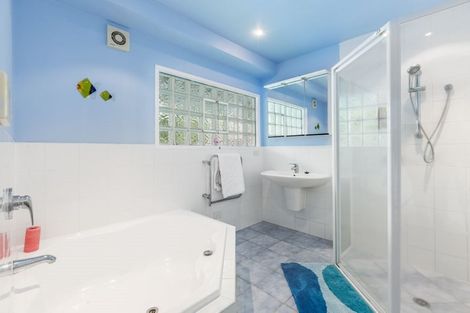 Photo of property in 32 Danbury Drive, Torbay, Auckland, 0630