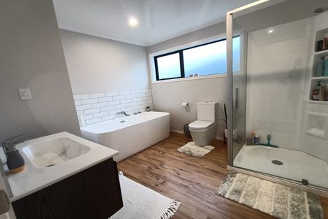 Photo of property in 72 Mawai Hakona Drive, Wallaceville, Upper Hutt, 5018