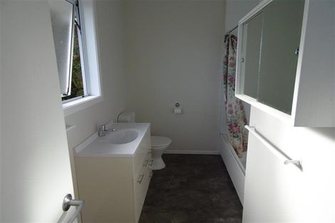 Photo of property in 27 Bulteel Street, New Plymouth, 4310
