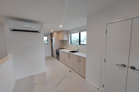 Photo of property in 2/87 Taikata Road, Te Atatu Peninsula, Auckland, 0610