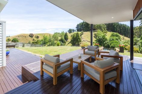 Photo of property in 105 Waterfall Road, Paraparaumu, 5032