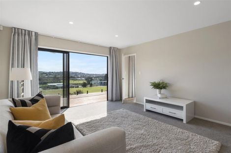 Photo of property in 10 Waititiro Rise, Stanmore Bay, Whangaparaoa, 0932