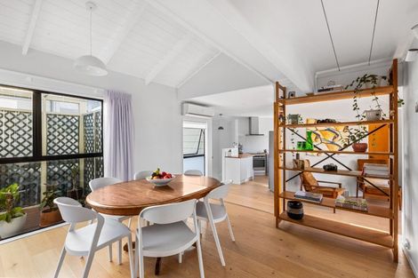 Photo of property in 28 Maori Hut Road, Red Beach, 0932