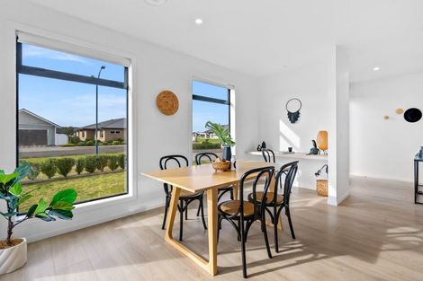 Photo of property in 20 Maturiki Drive, One Tree Point, 0118