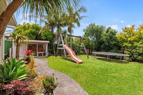 Photo of property in 3 Rifleman Rise, Unsworth Heights, Auckland, 0632