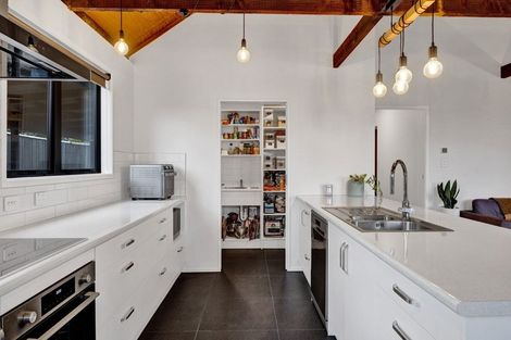 Photo of property in 25 Rata Street, Upper Vogeltown, New Plymouth, 4310