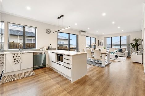 Photo of property in 9 Mettam Drive, Swanson, Auckland, 0614