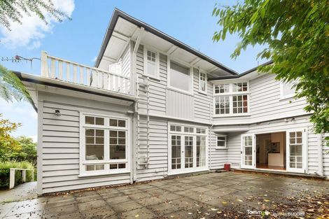 Photo of property in 9 Wadestown Road, Wadestown, Wellington, 6012