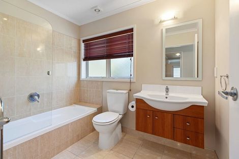 Photo of property in 10 Karewa Parade, Papamoa Beach, Papamoa, 3118