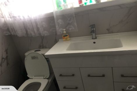 Photo of property in 2 Pandora Place, Pakuranga, Auckland, 2010