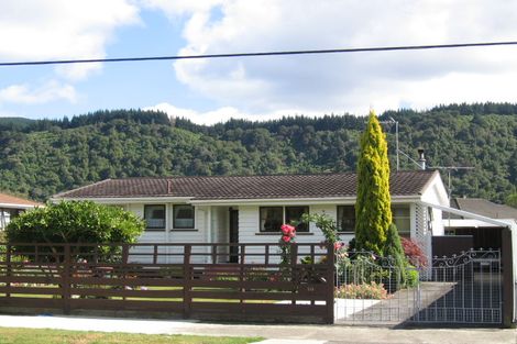 Photo of property in 15 Ruahine Street, Trentham, Upper Hutt, 5018