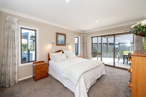 Photo of property in 28 Whakatomo Place, Havelock North, 4130