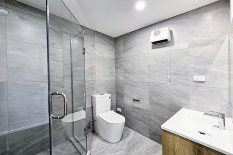 Photo of property in 7c Gulf Crest, Bucklands Beach, Auckland, 2012