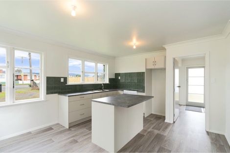 Photo of property in 17 Bartholomew Road, Levin, 5510