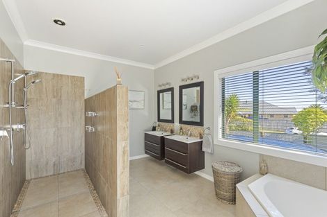 Photo of property in 128 Wairau Road, Oakura, 4314