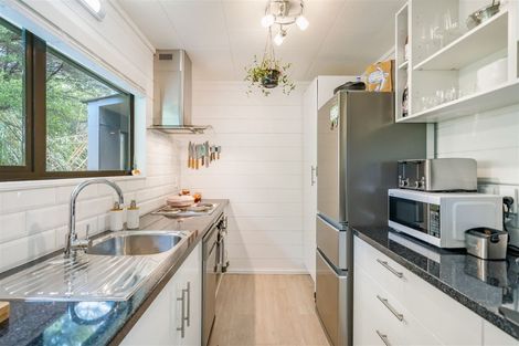 Photo of property in 14b Fenchurch Grove, Stokes Valley, Lower Hutt, 5019