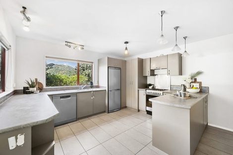 Photo of property in 29a Cave Road, Houghton Bay, Wellington, 6023