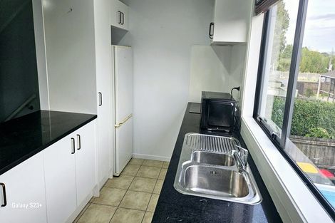 Photo of property in 12 Kevale Place, Manurewa, Auckland, 2102