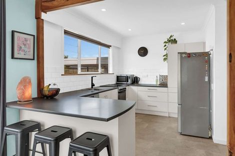 Photo of property in 4 Belvedere Crescent, Takaro, Palmerston North, 4412