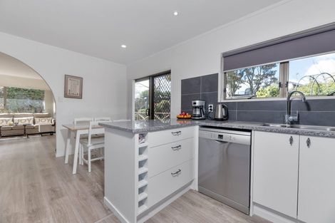 Photo of property in 2/168 Prince Regent Drive, Farm Cove, Auckland, 2012