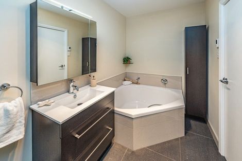 Photo of property in 11 Hillside Terrace, Saint Johns Hill, Whanganui, 4500