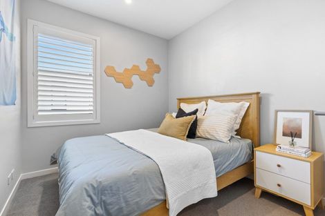 Photo of property in 14/2 Warrant Officer Lane, Hobsonville, Auckland, 0616