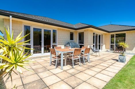 Photo of property in 12 Tararua Close, Aotea, Porirua, 5024