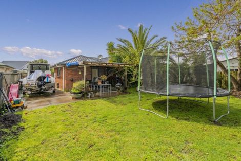 Photo of property in 35 Cholmondeley Crescent, Whitianga, 3510