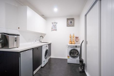 Photo of property in 6 Waimarama Court, Roslyn, Palmerston North, 4414