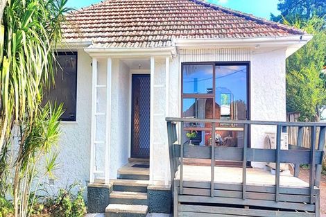 Photo of property in 8 Caen Road, Panmure, Auckland, 1072