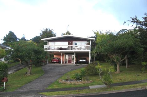 Photo of property in 16 Gretel Place, Hillcrest, Auckland, 0627