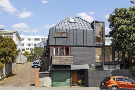 Photo of property in 70b Majoribanks Street, Mount Victoria, Wellington, 6011