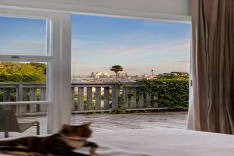 Photo of property in 1/14 Colonial Road, Birkenhead, Auckland, 0626