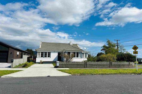 Photo of property in 2 Churton Crescent, Taita, Lower Hutt, 5011