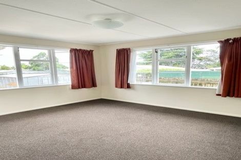 Photo of property in 37a Neal Avenue, Glenfield, Auckland, 0629