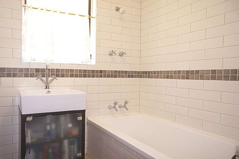 Photo of property in 21 Routley Drive, Glen Eden, Auckland, 0602