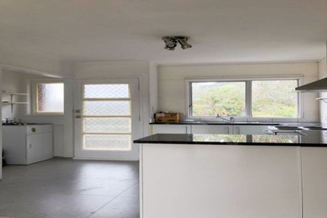 Photo of property in 2/15 Trojan Crescent, New Lynn, Auckland, 0600