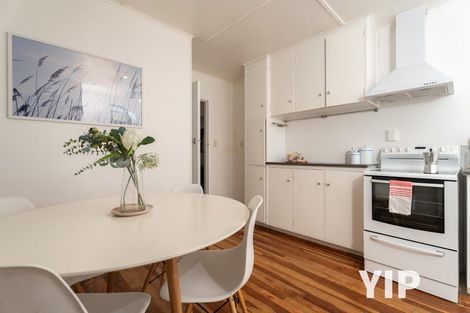 Photo of property in 58 Kenmore Street, Newlands, Wellington, 6037