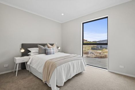 Photo of property in 5/1 Parapara Place, Albany, 0632