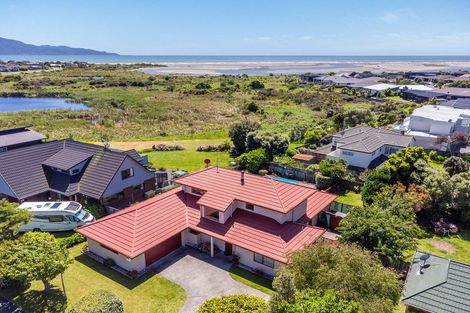 Photo of property in 303 Manly Street, Paraparaumu Beach, Paraparaumu, 5032
