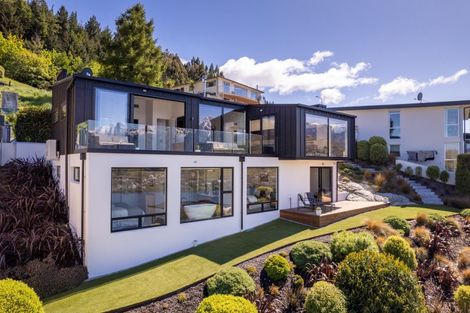 Photo of property in 92 Hensman Road, Queenstown, 9300