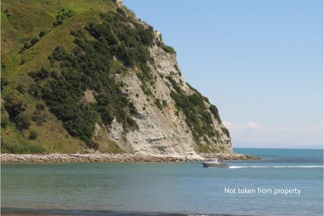 Photo of property in 14 Lochiel Street, Mahia, Nuhaka, 4198