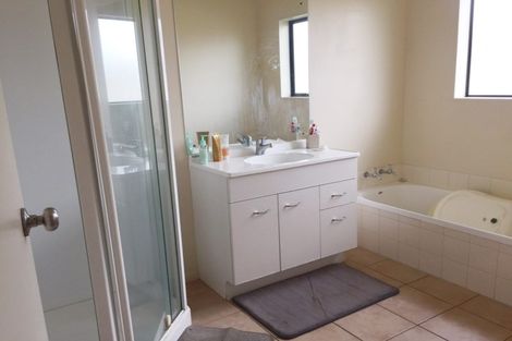 Photo of property in 4 Ettrick Lane, Papakura, 2110