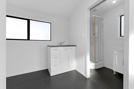 Photo of property in 11b Inver Street, Glen Eden, Auckland, 0602